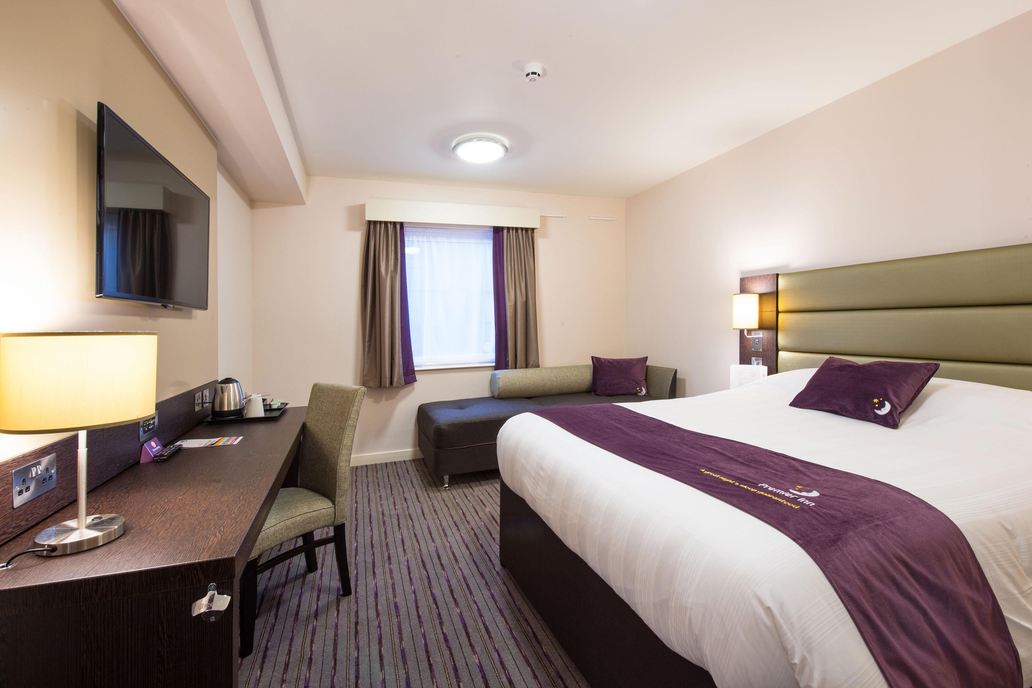 Premier Inn Maidenhead Town Centre エクステリア 写真