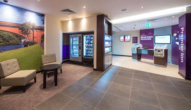 Premier Inn Maidenhead Town Centre エクステリア 写真